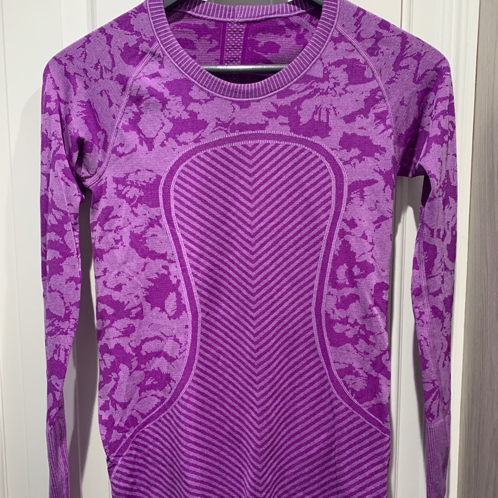 Lululemon long sleeve workout top